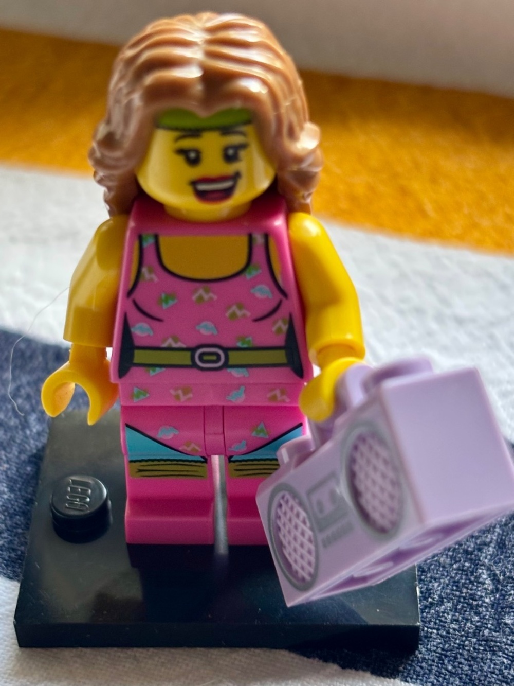 LEGO SERIES 5 "Fitness Instructor" col05-10 With stand, pamphlet & accessories